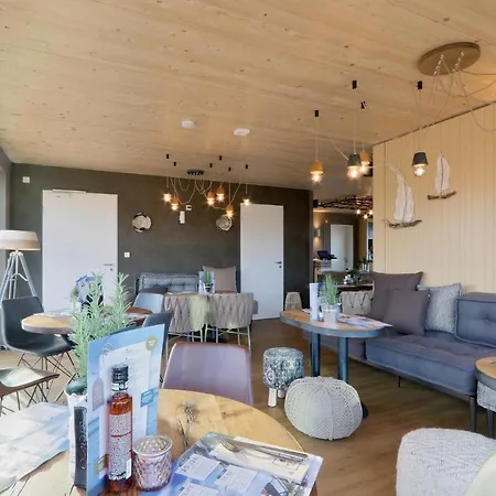 Penthouse Deluxe *